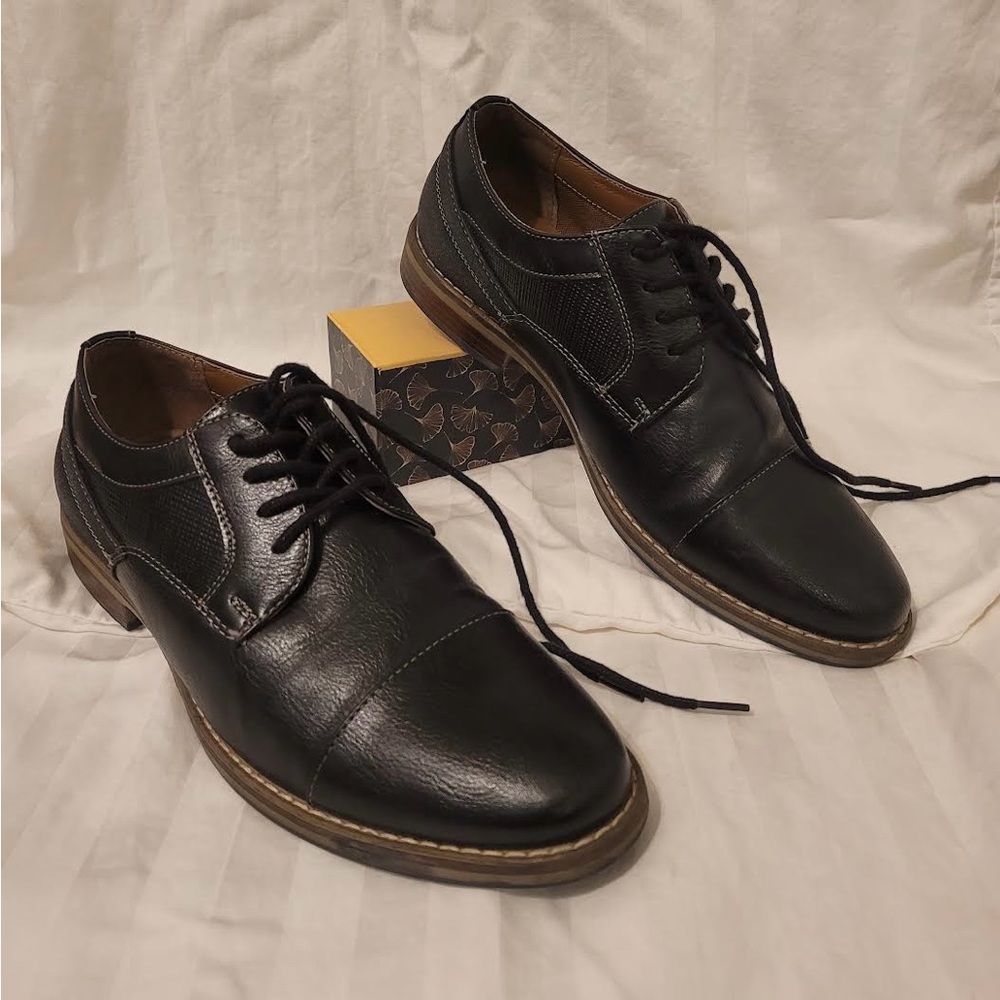 Sanoma boys dress shoes. Hardly used.